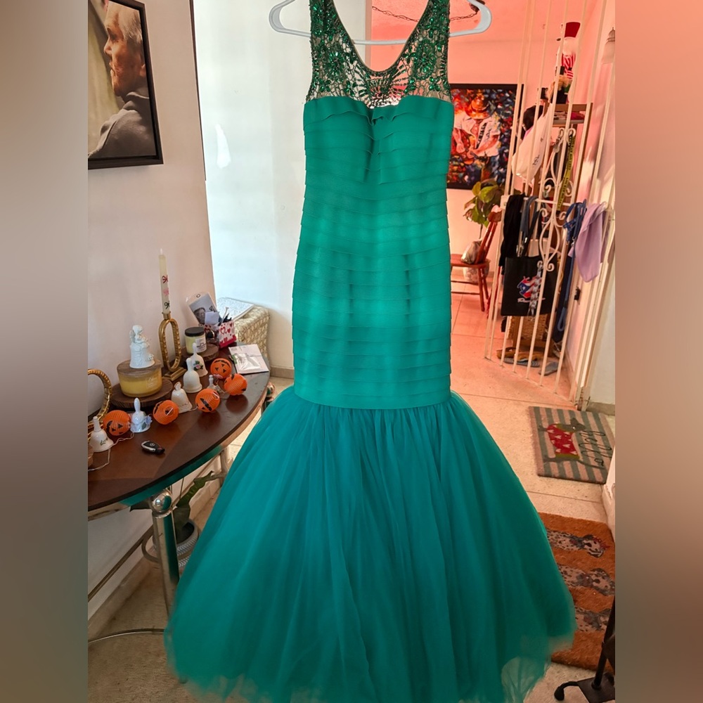 Sherri Hill Turquoise Beaded Siren Gown. Size 2.